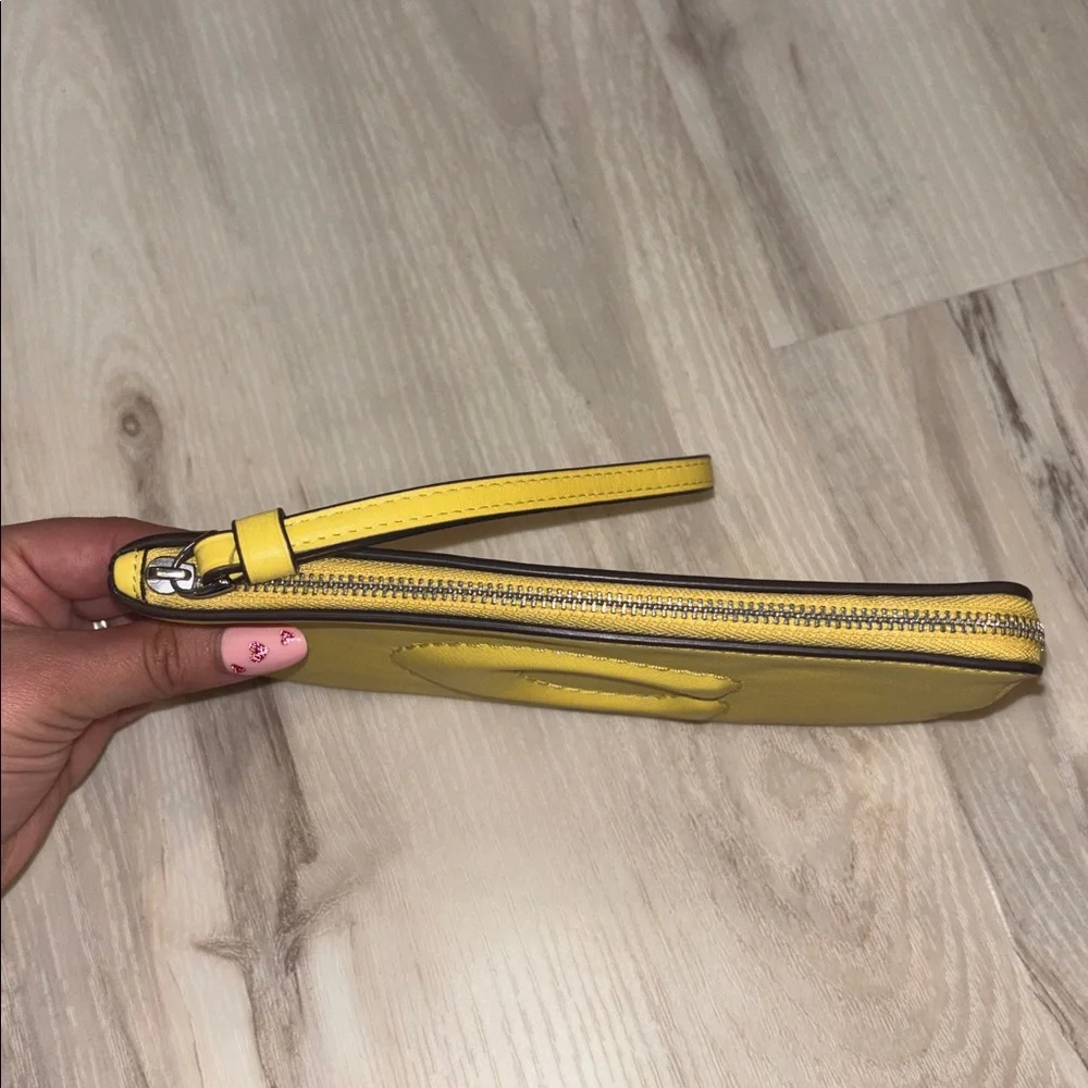 COACH Yellow “Daisy” Leather Wristlet Clutch - Picture 3 of 7